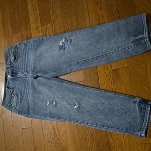 1822 Denim Distressed Jeans